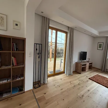 Family Apartment In Neustift With Sauna And Garden 施图拜河谷新施蒂夫特